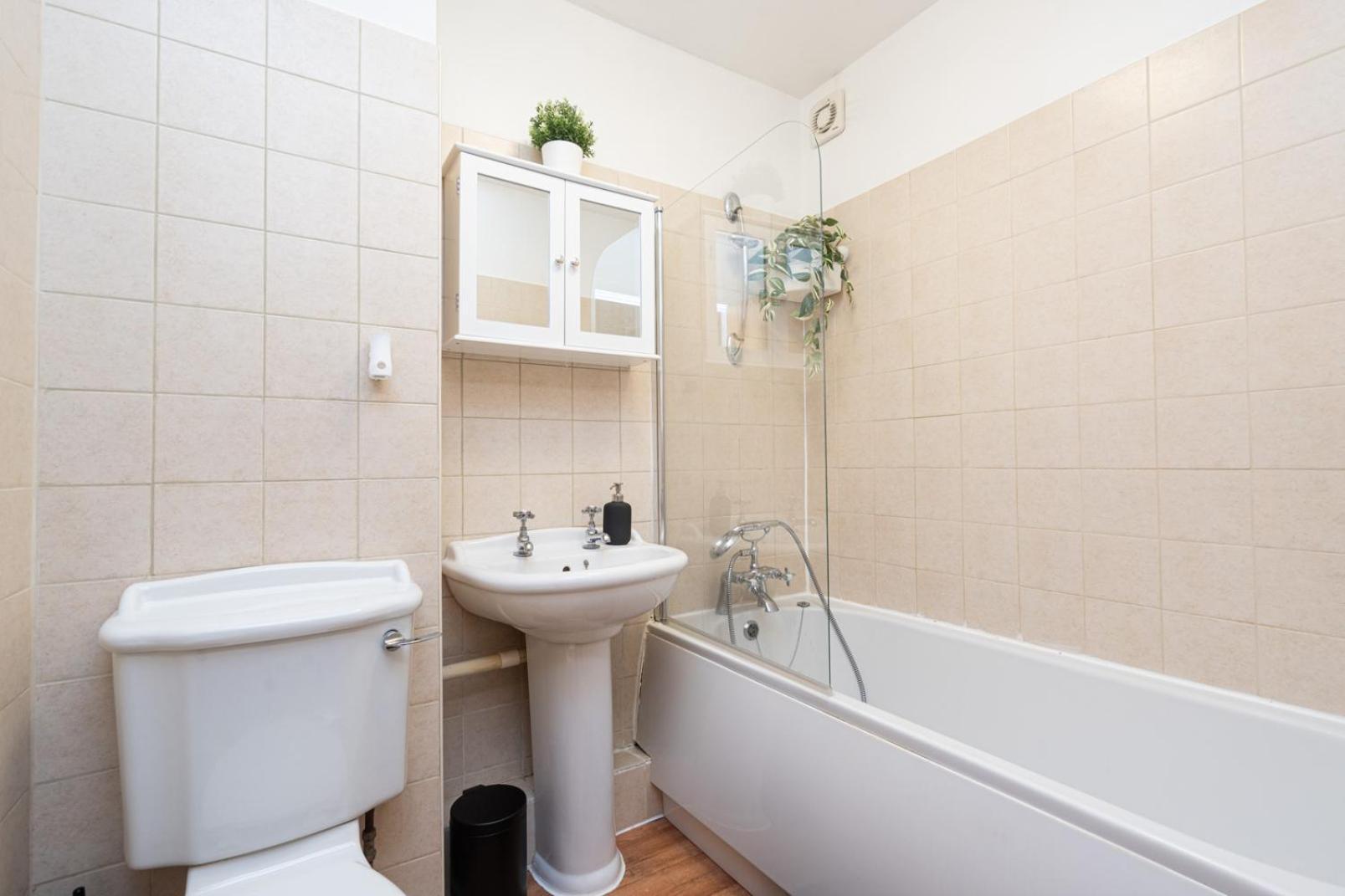 Apartment In Elephant & Castle With Parking London Exterior photo